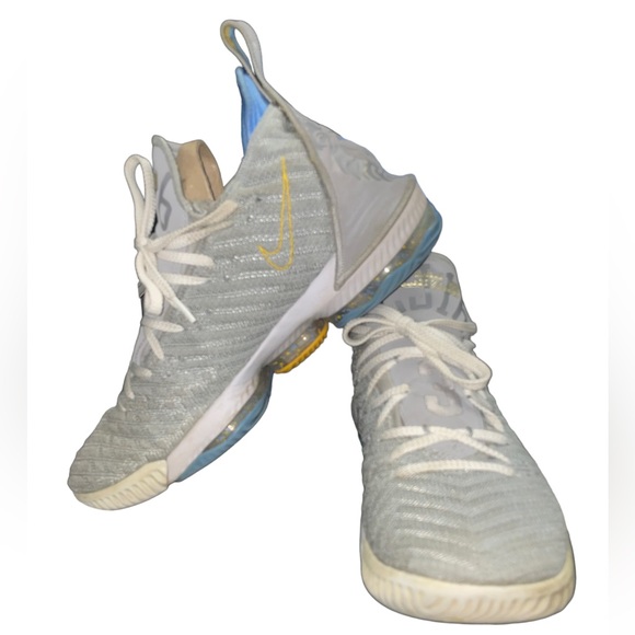 Nike LeBron 16 MPLS Lakers 2019 Size- 11 CK4765 001 - Picture 3 of 11